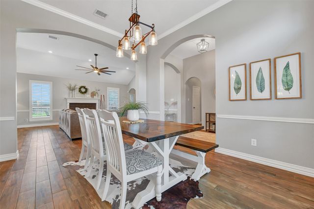 910 High Ridge Circle, Friendswood, TX 77546
