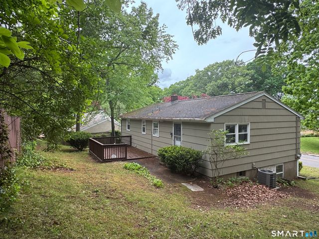 665 Bradley Street, East Haven, CT 06512