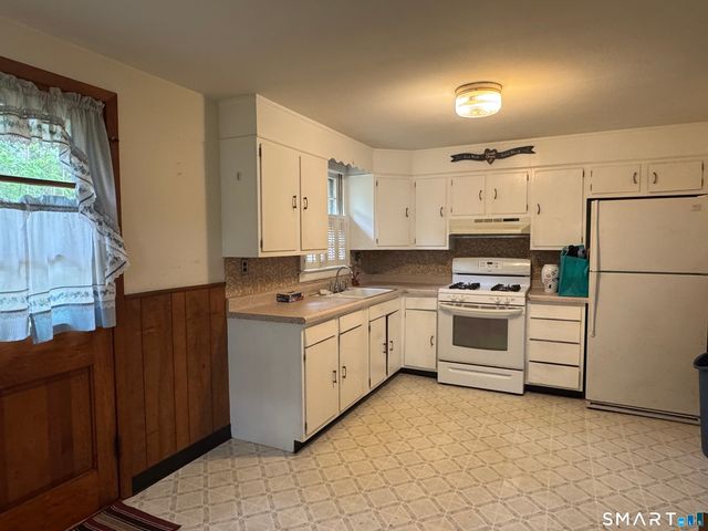 665 Bradley Street, East Haven, CT 06512