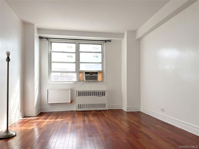 880 Boynton Avenue 9L, Bronx, NY 10473
