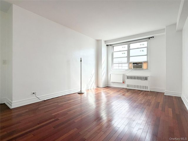 880 Boynton Avenue 9L, Bronx, NY 10473