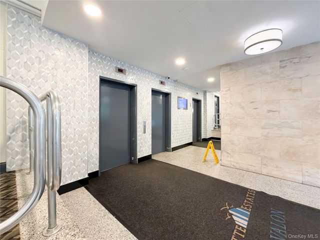 880 Boynton Avenue 9L, Bronx, NY 10473