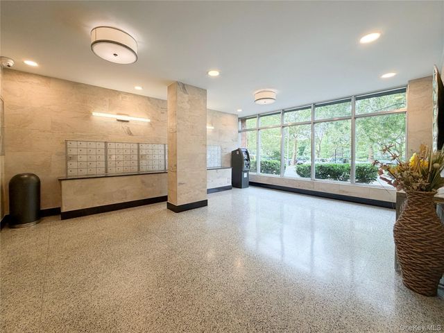 880 Boynton Avenue 9L, Bronx, NY 10473