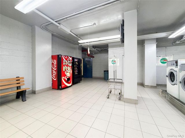 880 Boynton Avenue 9L, Bronx, NY 10473
