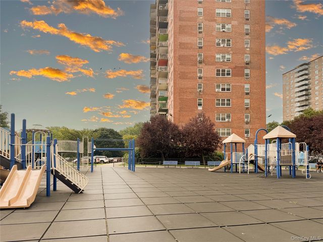 880 Boynton Avenue 9L, Bronx, NY 10473