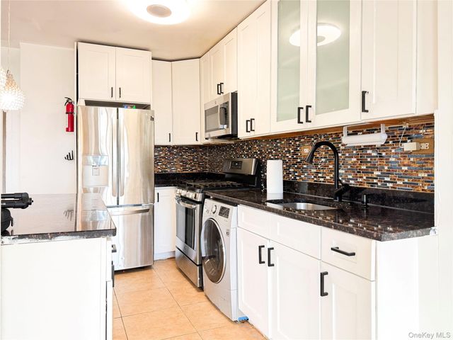 880 Boynton Avenue 9L, Bronx, NY 10473