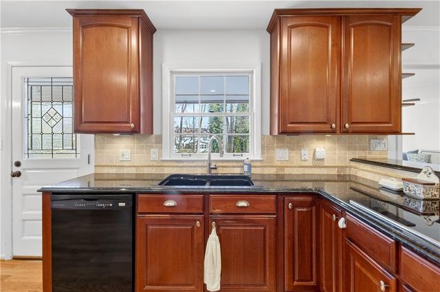 4979 Vernon Oaks Drive, Atlanta, GA 30338