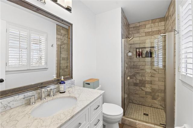 4979 Vernon Oaks Drive, Atlanta, GA 30338