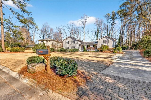 4979 Vernon Oaks Drive, Atlanta, GA 30338