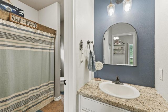 12373 Mccall Rd Road, Hamshire, TX 77622