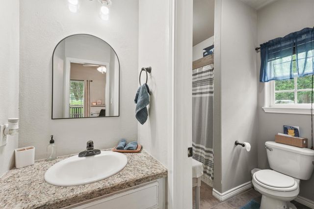 12373 Mccall Rd Road, Hamshire, TX 77622