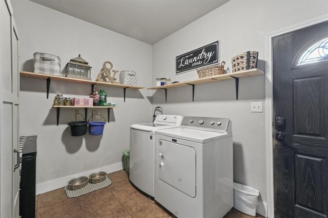 12373 Mccall Rd Road, Hamshire, TX 77622