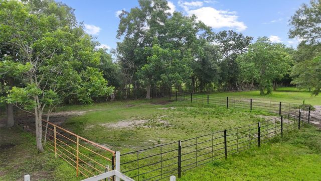 12373 Mccall Rd Road, Hamshire, TX 77622