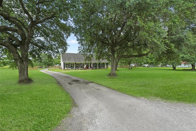 12373 Mccall Rd Road, Hamshire, TX 77622