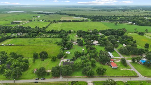 12373 Mccall Rd Road, Hamshire, TX 77622