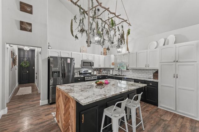 12373 Mccall Rd Road, Hamshire, TX 77622