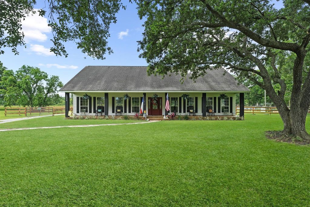 12373 Mccall Rd Road, Hamshire, TX 77622