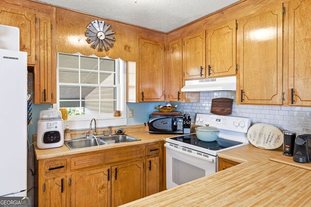 1193 Black Road, Cleveland, GA 30528