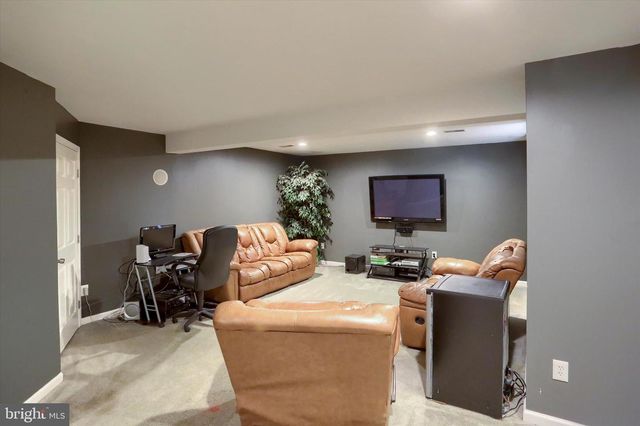 414 FLAGSTONE CIR, Coatesville, PA 19320