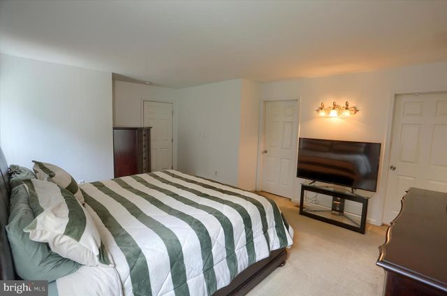 414 FLAGSTONE CIR, Coatesville, PA 19320
