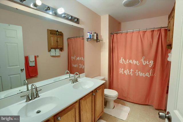 414 FLAGSTONE CIR, Coatesville, PA 19320
