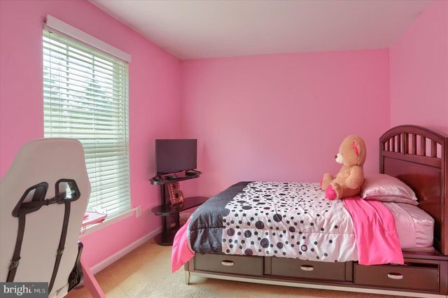 414 FLAGSTONE CIR, Coatesville, PA 19320