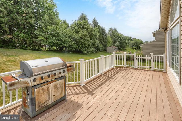414 FLAGSTONE CIR, Coatesville, PA 19320