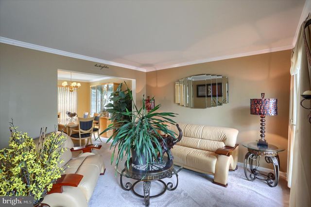 414 FLAGSTONE CIR, Coatesville, PA 19320
