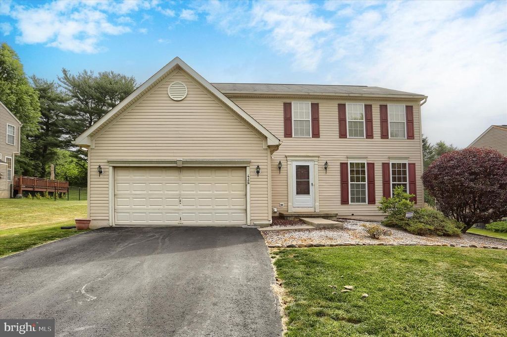 414 FLAGSTONE CIR, Coatesville, PA 19320