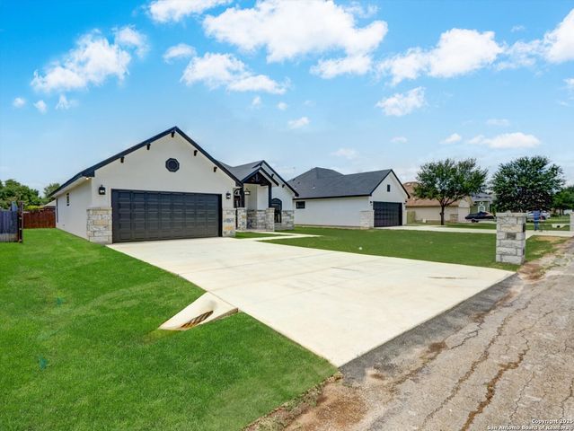 15609 Fox Lane, Selma, TX 78154