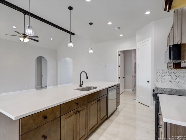 15609 Fox Lane, Selma, TX 78154