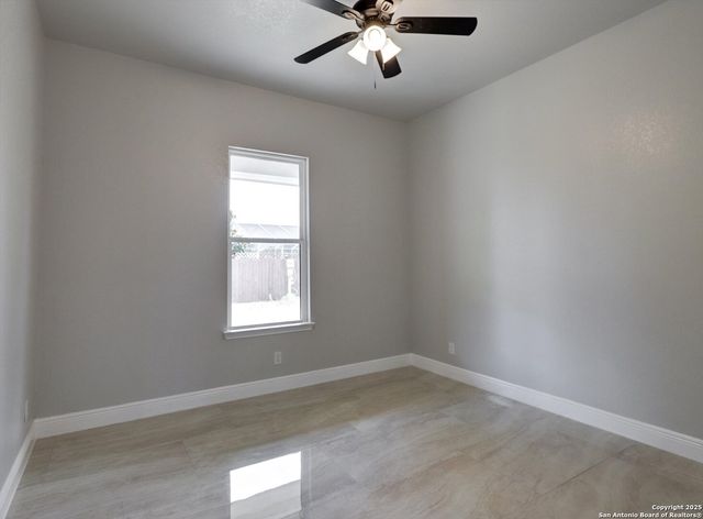 15609 Fox Lane, Selma, TX 78154