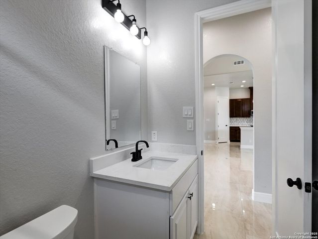 15609 Fox Lane, Selma, TX 78154
