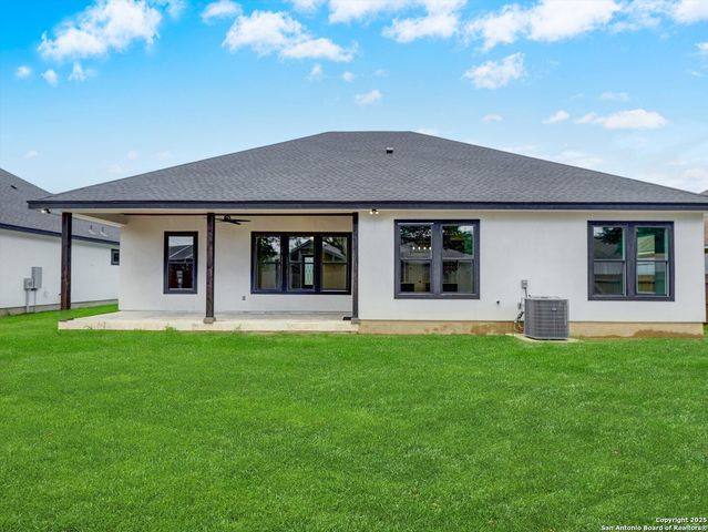 15609 Fox Lane, Selma, TX 78154