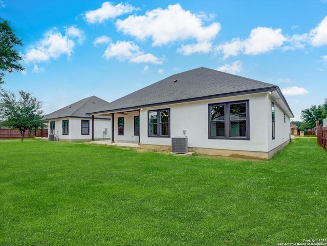 15609 Fox Lane, Selma, TX 78154