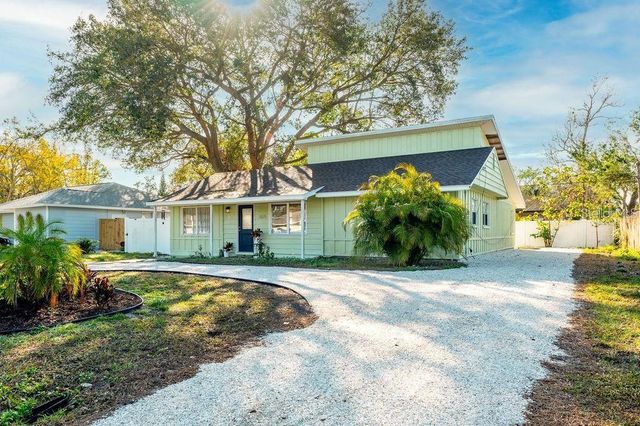 2676 MARTIN STREET, Sarasota, FL 34237