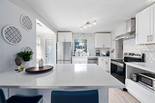2676 MARTIN STREET, Sarasota, FL 34237