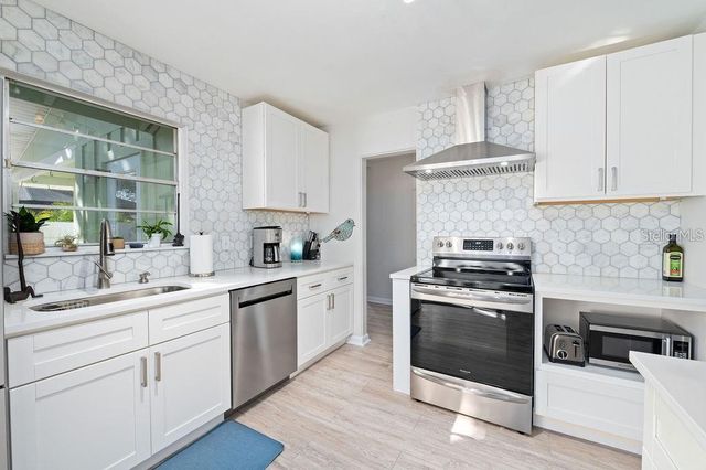 2676 MARTIN STREET, Sarasota, FL 34237