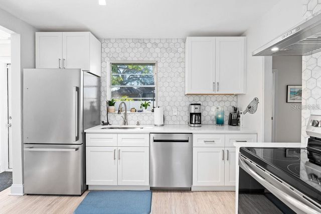 2676 MARTIN STREET, Sarasota, FL 34237