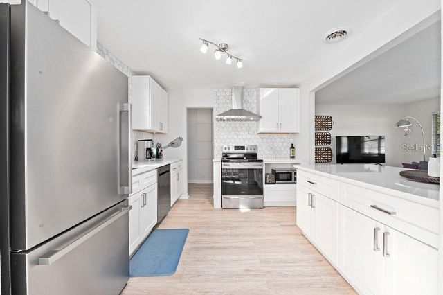 2676 MARTIN STREET, Sarasota, FL 34237