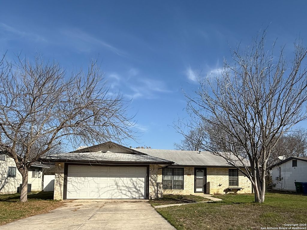 511 SOLAR DR, San Antonio, TX 78227