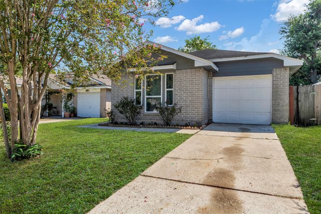 7227 Greenyard Drive, Houston, TX 77086