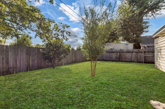 7227 Greenyard Drive, Houston, TX 77086