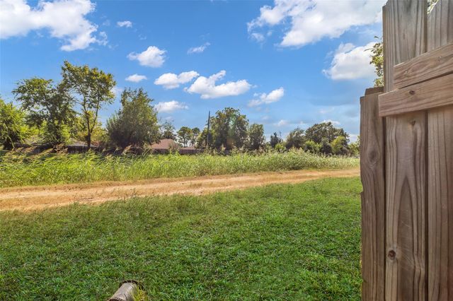 7227 Greenyard Drive, Houston, TX 77086