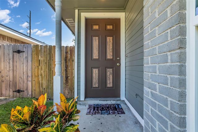 7227 Greenyard Drive, Houston, TX 77086