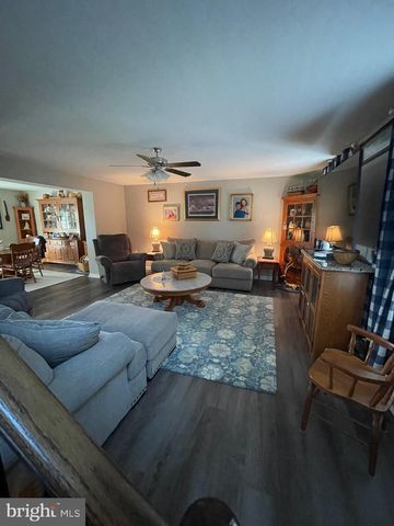 93 ORPINGTON DR, Martinsburg, WV 25403