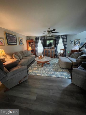 93 ORPINGTON DR, Martinsburg, WV 25403