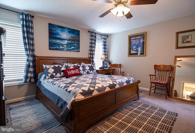 93 ORPINGTON DR, Martinsburg, WV 25403