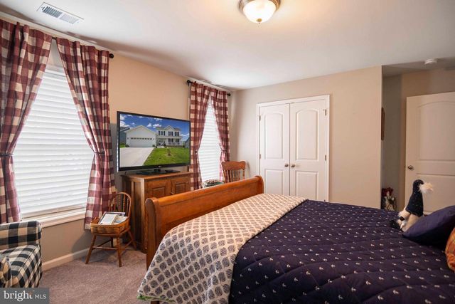 93 ORPINGTON DR, Martinsburg, WV 25403