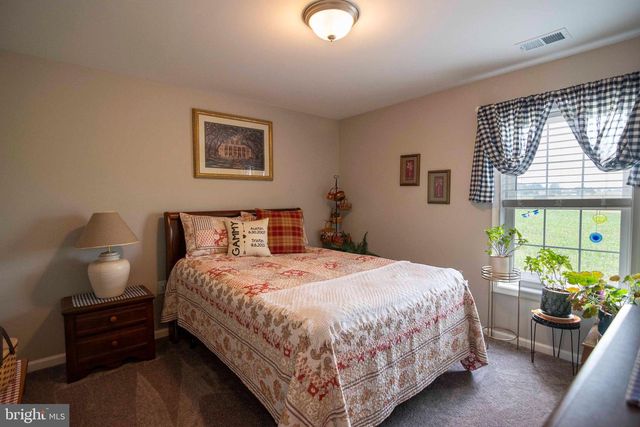 93 ORPINGTON DR, Martinsburg, WV 25403